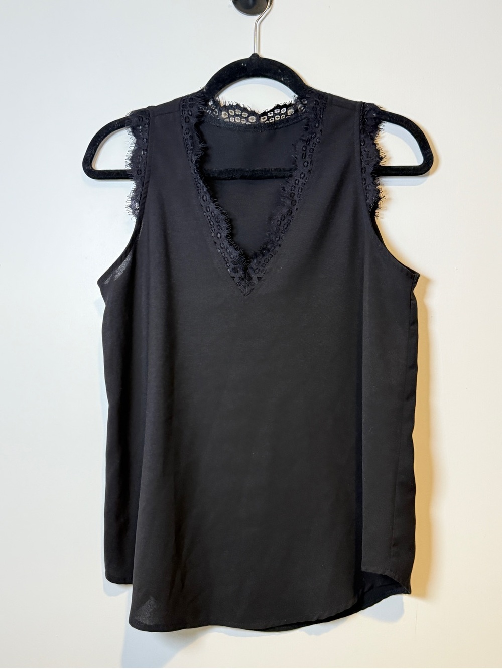 V-Neck Lace Trim Sleeveless Camisole - Black